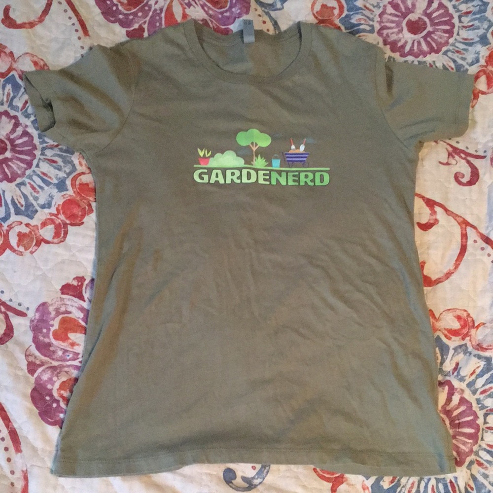 Green Graphic Tee Shirt Size Medium